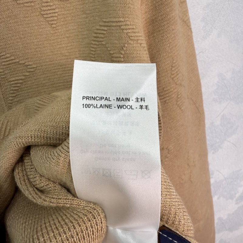 l0vis Vvtt0n outwear